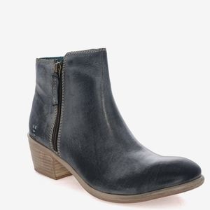 Roan Liz Boot-brand new! Worn once!